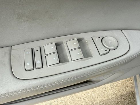 Used 2009 Cadillac DTS w/ Trunk Convenience Package image 14