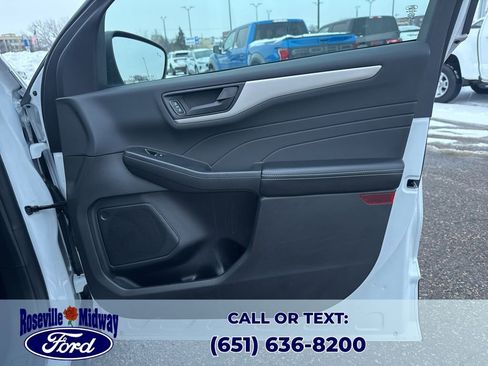 Used 2022 Ford Escape SE w/ Cold Weather Package image 34
