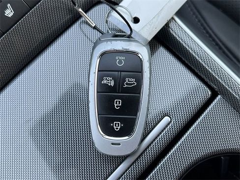 Used 2023 Hyundai Santa Fe SEL w/ Premium Package image 29