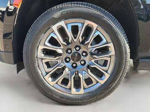 Used 2023 GMC Yukon Denali Ultimate image 43