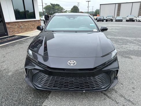 Used 2025 Toyota Camry SE w/ Convenience Package FWD image 12
