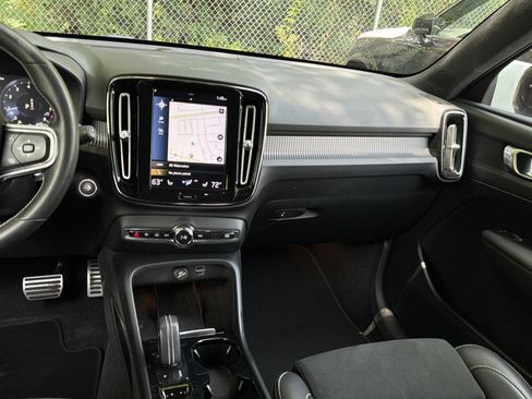 Used 2019 Volvo XC40 T5 R-Design AWD/4WD image 31