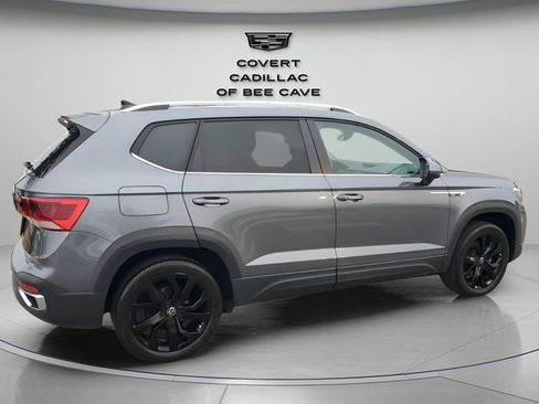 Used 2024 Volkswagen Taos SE w/ Panoramic Sunroof Package image 10