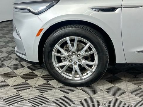 Used 2022 Buick Enclave Premium image 13