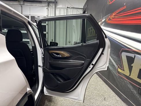 Used 2021 GMC Terrain SLE image 24