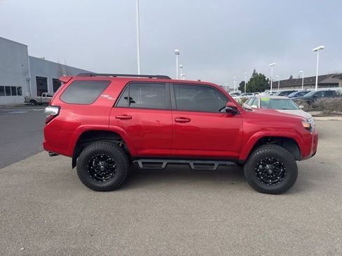 Used 2022 Toyota 4Runner TRD Off-Road Premium w/ Moonroof Package image 4