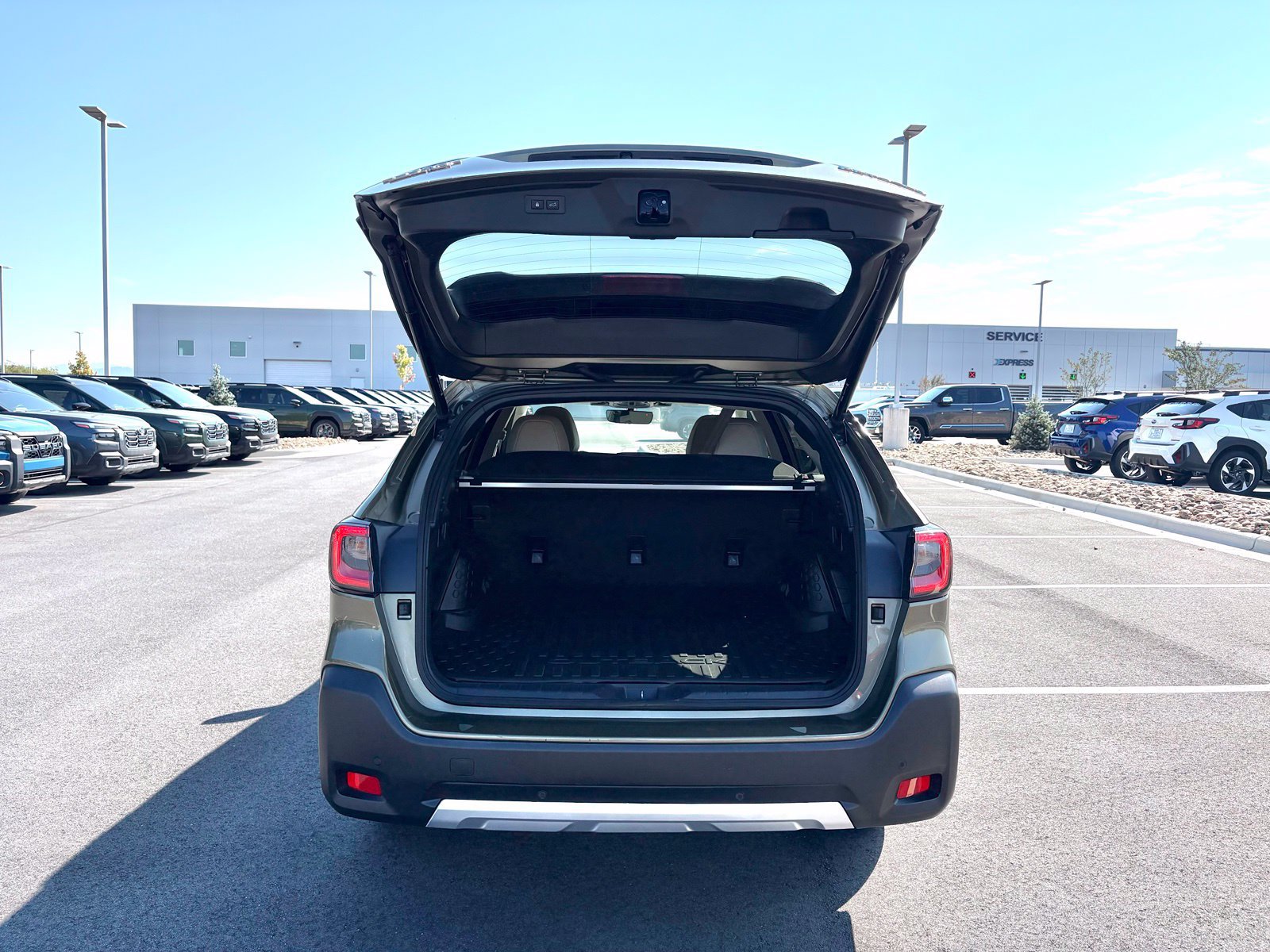 Certified 2025 Subaru Outback Limited AWD/4WD image 9