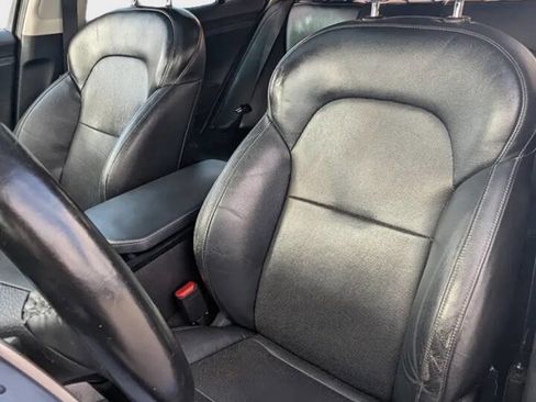 Used 2018 Kia Stinger Premium image 11