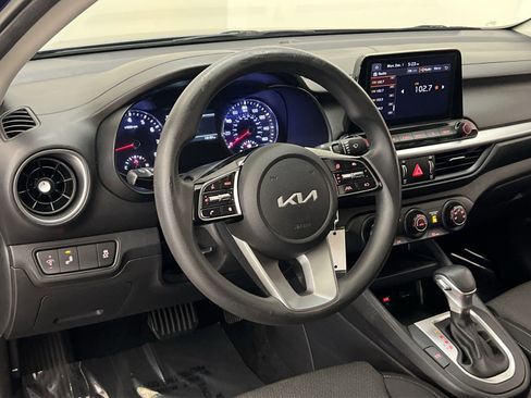 Used 2022 Kia Forte LXS w/ LXS Technology Package image 14