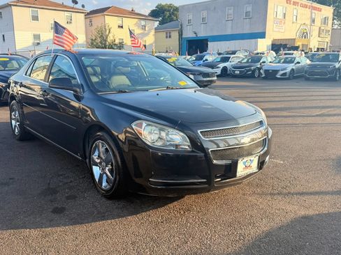 Used 2010 Chevrolet Malibu LT FWD image 2