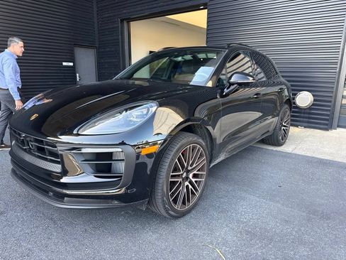 Certified 2025 Porsche Macan S AWD/4WD image 1