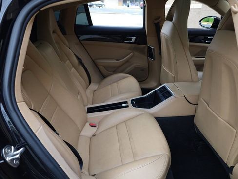 Used 2018 Porsche Panamera 4 image 22