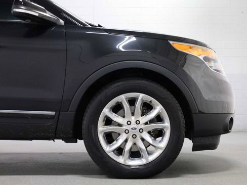 Used 2014 Ford Explorer XLT w/ Equipment Group 202A AWD/4WD image 12