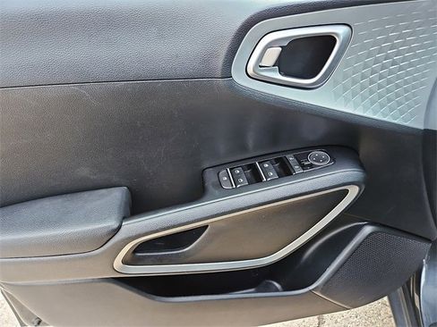 Certified 2024 Kia Soul LX w/ Option Group 015 image 12