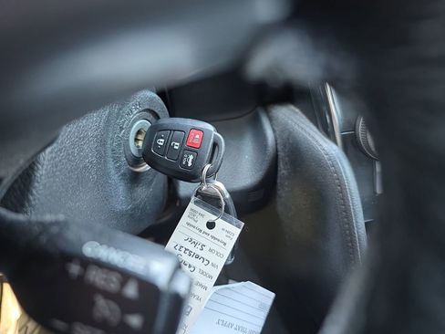 Used 2012 Toyota Camry SE FWD image 39