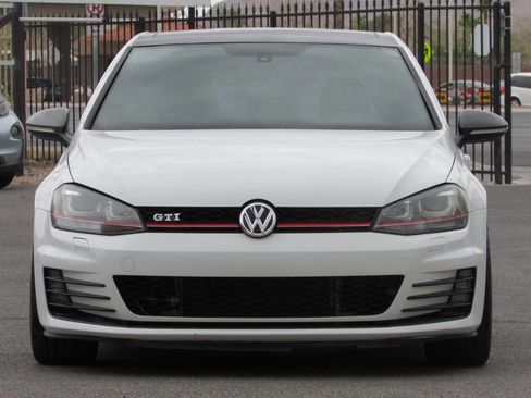 Used 2015 Volkswagen Golf 4-Door image 2