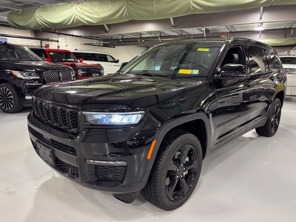 Used 2025 Jeep Grand Cherokee L Limited w/ Luxury Tech Group II AWD/4WD image 2
