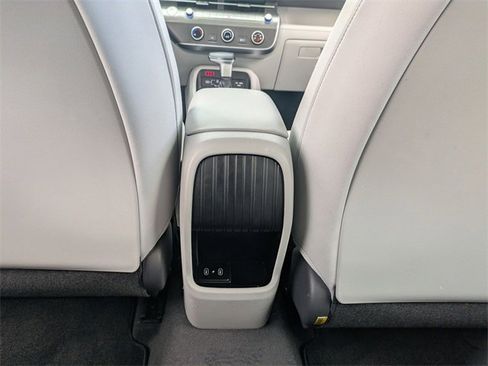 Certified 2024 Hyundai Kona SE image 28