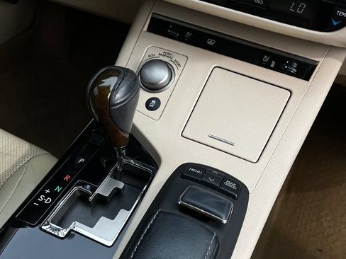 Used 2014 Lexus ES 350 w/ Luxury Package FWD image 19
