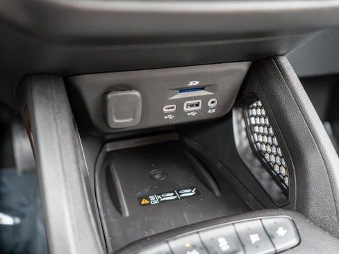 Used 2023 Chevrolet TrailBlazer ACTIV w/ Sun and Liftgate Package FWD image 32