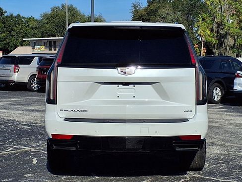 Used 2023 Cadillac Escalade Sport w/ Touring Package image 5