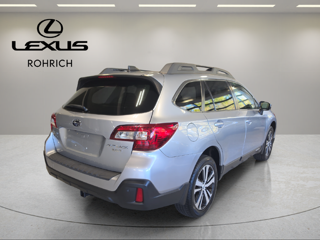 Used 2018 Subaru Outback 3.6R Limited AWD/4WD image 6