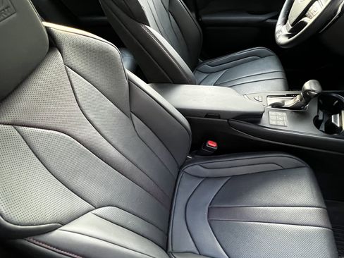 Used 2023 Lexus UX 250h F Sport image 44