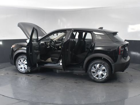 Used 2025 Nissan Kicks S AWD/4WD image 28