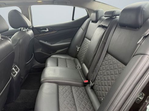 Used 2017 Nissan Maxima Platinum image 13
