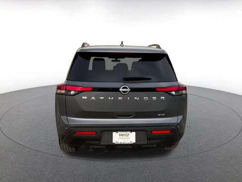 Used 2025 Nissan Pathfinder SV image 12