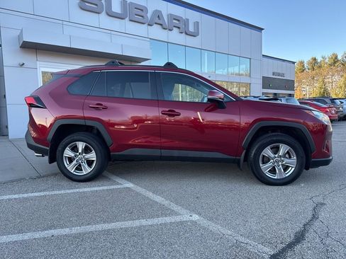 Used 2022 Toyota RAV4 XLE image 2