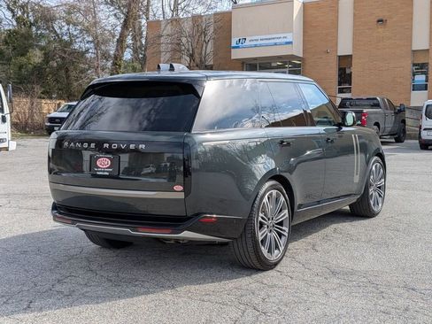 Used 2024 Land Rover Range Rover SE AWD/4WD image 3