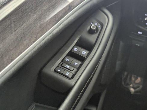Used 2023 Jeep Grand Cherokee Limited w/ Black Appearance Package AWD/4WD image 19