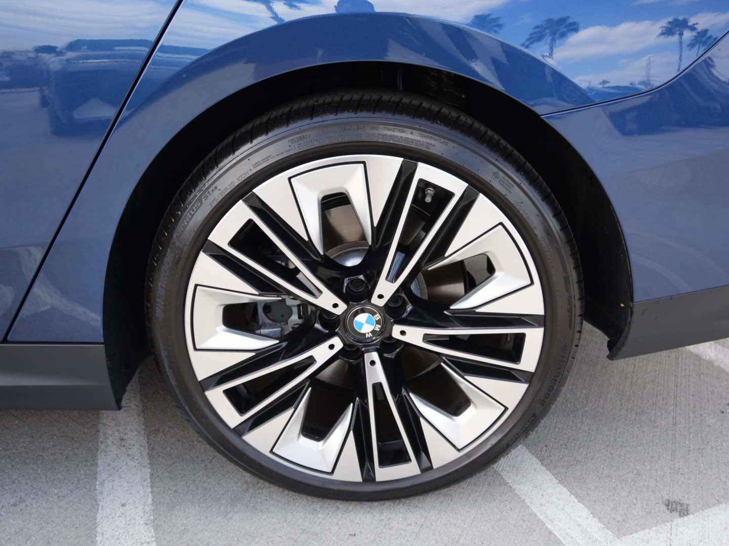 Used 2026 BMW 540i xDrive AWD/4WD image 6