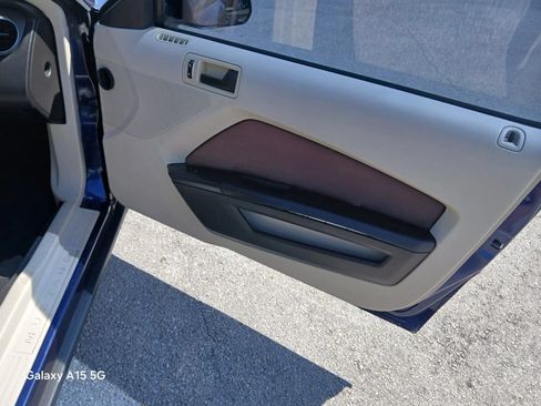 Used 2010 Ford Mustang GT RWD image 13