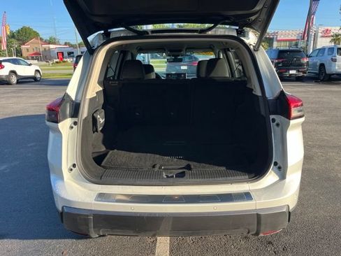 Used 2024 Nissan Rogue SL FWD image 29