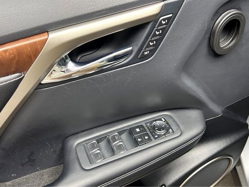 Certified 2022 Lexus RX 350L Premium w/ Premium Package image 40