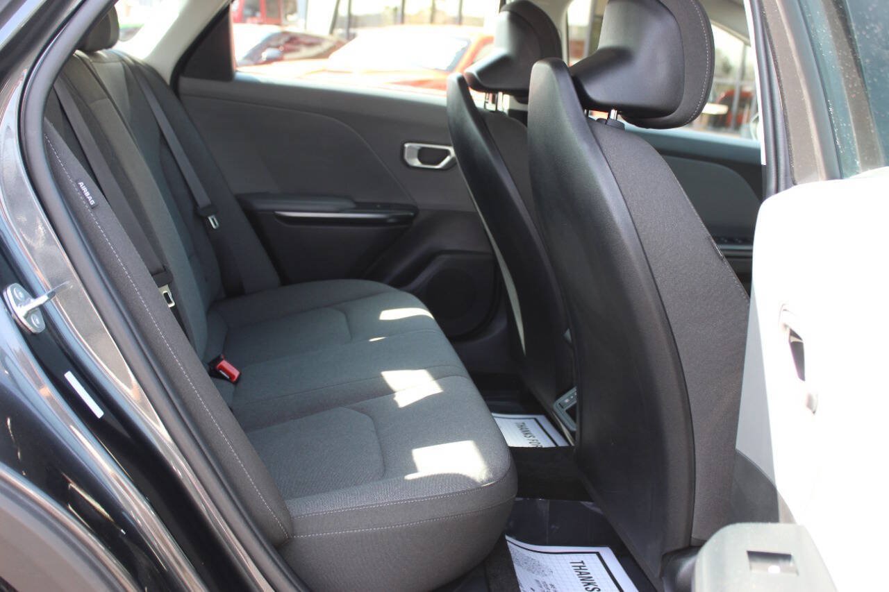 Used 2025 Kia K4 FWD image 11