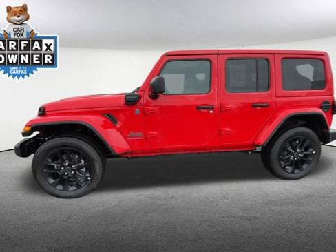 Used 2025 Jeep Wrangler Unlimited Sahara w/ Safety Group AWD/4WD image 6