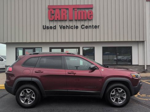 Used 2019 Jeep Cherokee Trailhawk AWD/4WD image 1