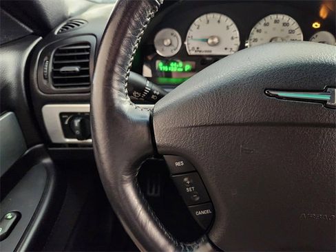 Used 2005 Ford Thunderbird image 27