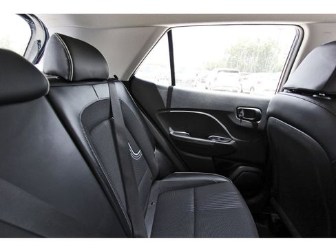 Used 2023 Hyundai Venue Limited w/ Cargo Package FWD image 14