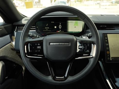 Used 2024 Land Rover Range Rover Sport SE image 10