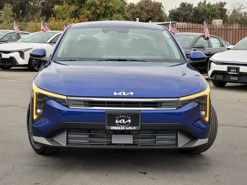 New 2025 Kia K4 LXS image 2