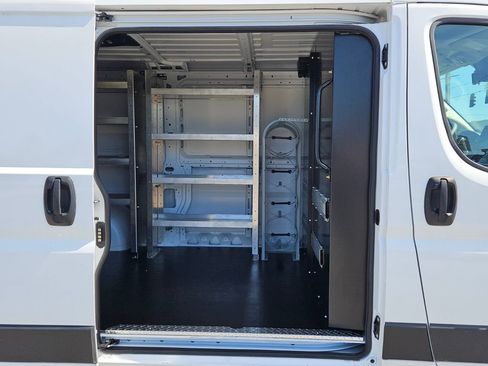 Used 2025 RAM ProMaster 2500 w/ Premium Convenience Group FWD image 13