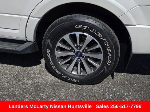 Used 2015 Ford Expedition XLT w/ Equipment Group 202A image 12