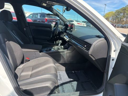 Used 2025 Honda Civic Sport image 30