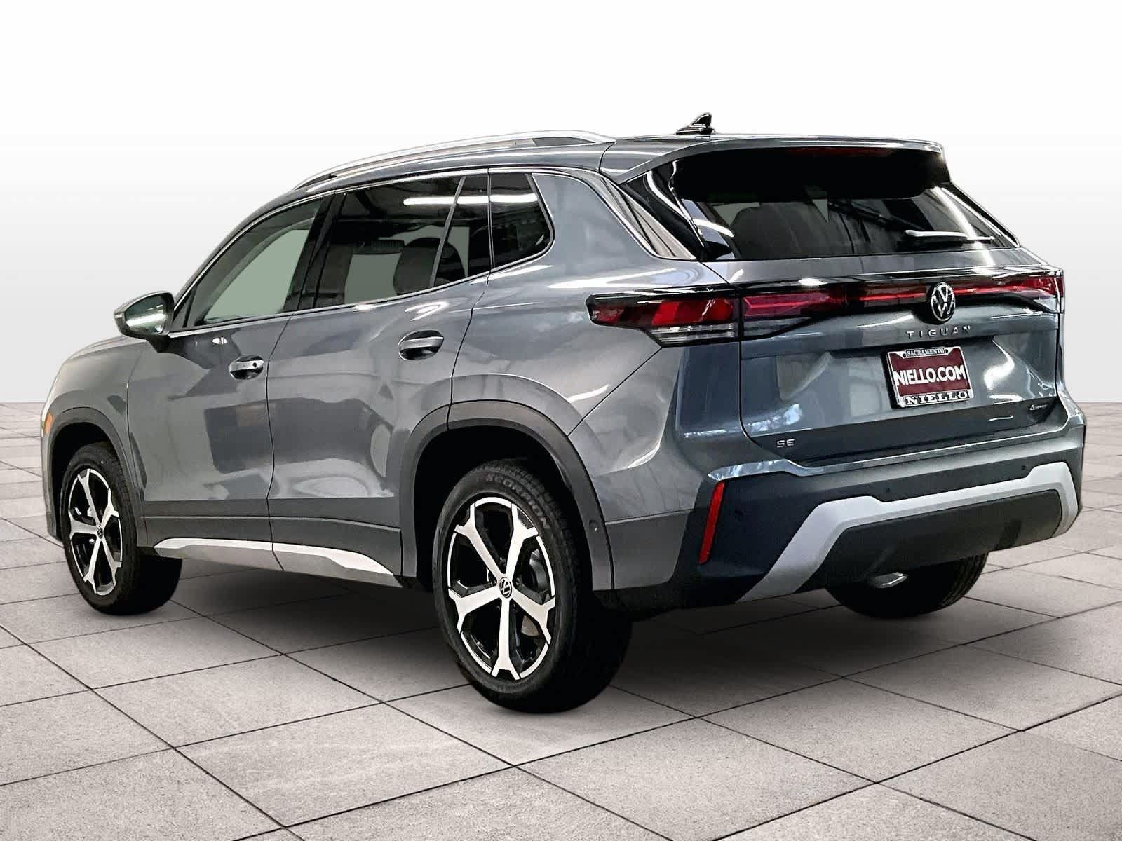 New 2026 Volkswagen Tiguan SE AWD/4WD image 3