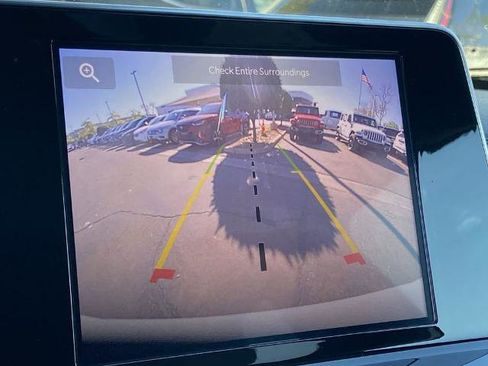 Used 2025 Jeep Compass Latitude image 10