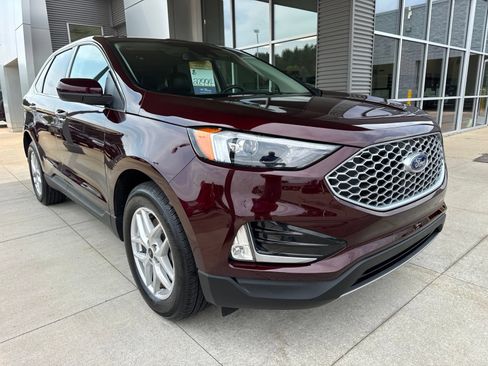 Certified 2024 Ford Edge SEL w/ Convenience Package AWD/4WD image 10